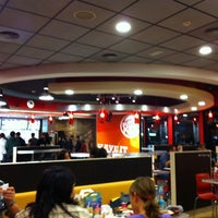 Photo taken at Burger King by ruben e. on 11/11/2011