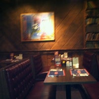 Foto tomada en Cromwell&amp;#39;s American Tavern &amp;amp; Taqueria  por Nicole B. el 3/10/2012