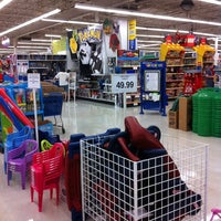 Photo taken at Toys&amp;quot;R&amp;quot;Us by Jerry M. on 5/21/2011