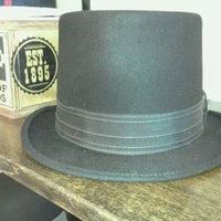 Foto scattata a Goorin Bros. Hat Shop - Larimer Square da Amerika il 10/5/2011