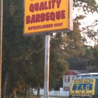 9/15/2011에 Franee L.님이 Jenkins Quality Barbecue - Southside에서 찍은 사진
