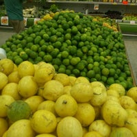 Foto tirada no(a) Higa&#39;s Supermercados por Rubinhoparkbeer D. em 4/22/2012