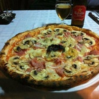 6/17/2012에 Gess C.님이 La Taula - Pizzas a la Leña에서 찍은 사진