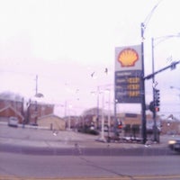 Das Foto wurde bei Shell von Dulce R. am 12/17/2011 aufgenommen