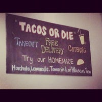 รูปภาพถ่ายที่ OMG Taco โดย Tanya M. เมื่อ 1/24/2012
