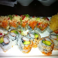 Foto tomada en Kira Asian Bistro &amp;amp; Sushi  por Ali L. el 7/23/2012