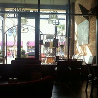 Foto tirada no(a) The Novel Cafe por Stacey R. em 2/12/2012