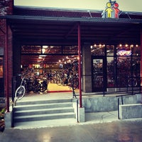 5/15/2012 tarihinde Aaron M.ziyaretçi tarafından Crank Daddy&amp;#39;s Bicycle Works'de çekilen fotoğraf
