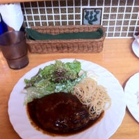 Photo taken at JOEGE&amp;#39;S KITCHEN by Takeda K. on 8/21/2011