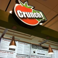 Foto tirada no(a) Crunch Bistro por Shannon C. em 2/19/2012