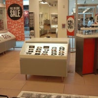 Sunglass Hut - 10600 Quil Ceda Blvd, 600D