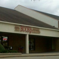 Photo taken at Half Price Books by Rem A. on 9/22/2011