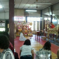 Photo taken at Wat Chai Chimplee by Siri S. on 6/24/2012