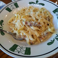 Photo taken at Olive Garden by Shannon L. on 4/27/2012