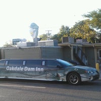 รูปภาพถ่ายที่ Oakdale Dam Inn โดย Roxanne F. เมื่อ 7/29/2012