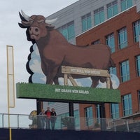 Das Foto wurde bei Durham Bulls Athletic Park von Sean G. am 4/28/2012 aufgenommen