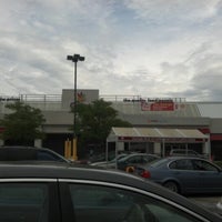 Photo taken at Giant Food by Kevin P. on 8/25/2012
