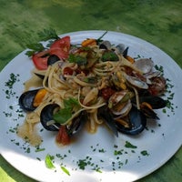 7/8/2012 tarihinde Enrico R.ziyaretçi tarafından Bar Ristorante Pizzeria Bagni Orano'de çekilen fotoğraf