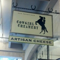 รูปภาพถ่ายที่ Cowgirl Creamery โดย Lynn B. เมื่อ 7/9/2012