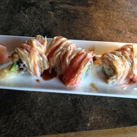 Foto tirada no(a) Atami Steak &amp;amp; Sushi por Hannah H. em 5/4/2012