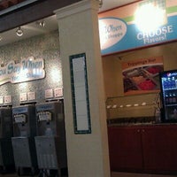 Das Foto wurde bei You Say When Yogurt Shoppe At Westshore Plaza von Claudia F. am 2/27/2012 aufgenommen