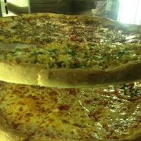 Снимок сделан в Cybelle&amp;#39;s Pizza пользователем Ross P. 4/30/2012