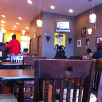 2/10/2012 tarihinde Nikki H.ziyaretçi tarafından Ain&#39;t She Sweet Cafe'de çekilen fotoğraf
