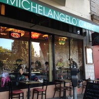 Foto tomada en Michelangelo Caffe  por Raquel M. el 8/1/2012