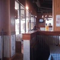 รูปภาพถ่ายที่ Dickey&#39;s Barbecue Pit โดย Steve M. เมื่อ 3/6/2012