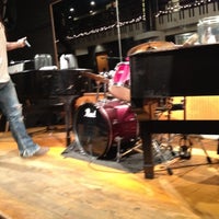 4/20/2012にBrianna K.がThe Penguin Piano Barで撮った写真
