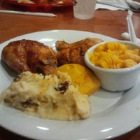 Photo taken at Boston Market by Lisa D. on 8/23/2012