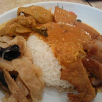 Photo taken at The Curry Wok by Yeo Q. on 2/10/2012