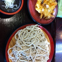 Photo taken at 後楽そば 田町店 by ken s. on 4/12/2012