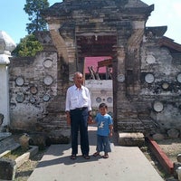 Foto diambil di Kawasan Makam Sunan Bonang oleh Javas P. pada 4/16/2012