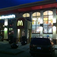 Photo taken at McDonald&amp;#39;s by SOSAUT on 4/26/2012