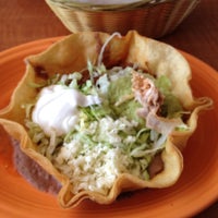รูปภาพถ่ายที่ Los Tres Amigos Authentic Mexican Food โดย Karen G. เมื่อ 7/29/2012