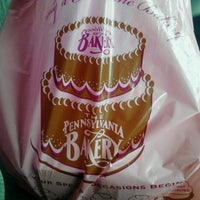 Foto tirada no(a) The Pennsylvania Bakery por Desmond T. em 6/26/2012