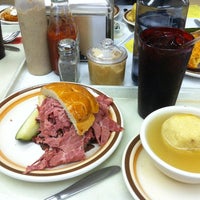 Das Foto wurde bei Manny&amp;#39;s Cafeteria &amp;amp; Delicatessen von Matthew T. am 2/18/2012 aufgenommen