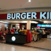 Photo taken at Burger King by Anderson G. on 8/1/2012