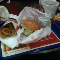 Photo taken at Burger King by Leonardo T. on 5/20/2012