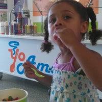 Foto diambil di YoAmazing Yogurt Shoppe oleh Jean-francois N. pada 7/1/2012