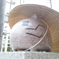 ももねこ様像 Art Public