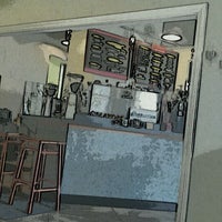 รูปภาพถ่ายที่ Luckman Coffee Company โดย Jeremy B. เมื่อ 7/9/2012