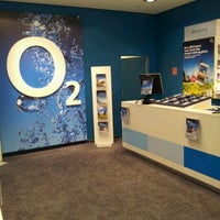 Das Foto wurde bei o2 Shop von o2shopsachsenallee am 2/25/2012 aufgenommen