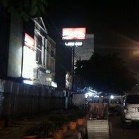 Photo taken at PHD Pizza Hut Delivery Rawamangun by Odhi D. on 5/11/2012