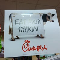 Photo taken at Chick-fil-A by Berto G. on 6/15/2012