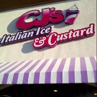 5/21/2012 tarihinde Genysel E.ziyaretçi tarafından CJs Italian Ice &amp;amp; Custard'de çekilen fotoğraf
