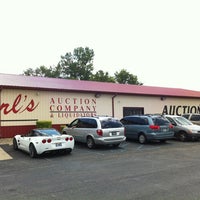 Photo taken at Earl&amp;#39;s Auction Company &amp;amp; Liquidators, Inc by Andrew R. on 6/5/2012