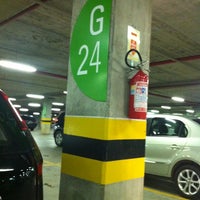 Photo taken at Estacionamento Salvador Norte Shopping G 24 Verde by Thais V. on 6/8/2012
