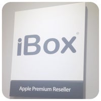Photo taken at Apple Store iBox by Ariawati A. on 8/12/2012